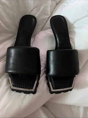 DKNY Black Padded Slide Sandals - Women New never worn